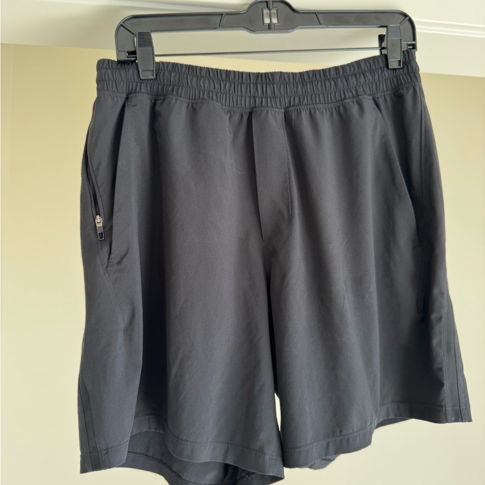 Lululemon Pace breaker Shorts Men’s 7inch size L